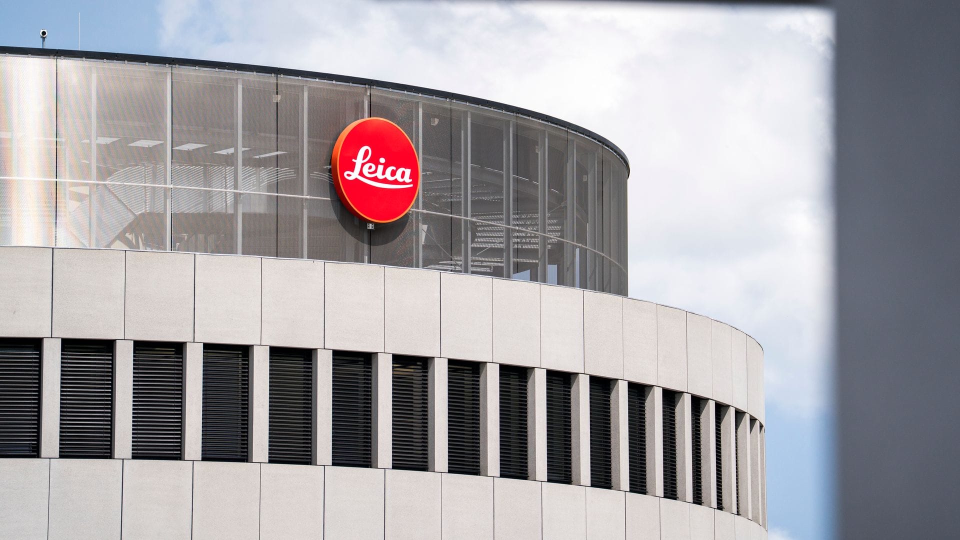 Leica verstärkt sein Geschäft auf dem weltweiten Smartphone-Markt.