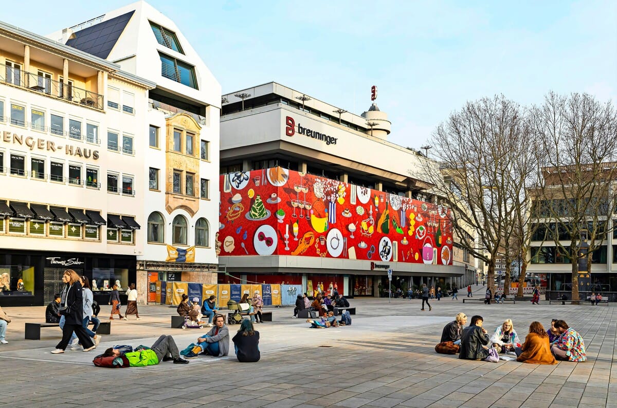 Das Modehaus Breuninger am Marktplatz in der Innenstadt