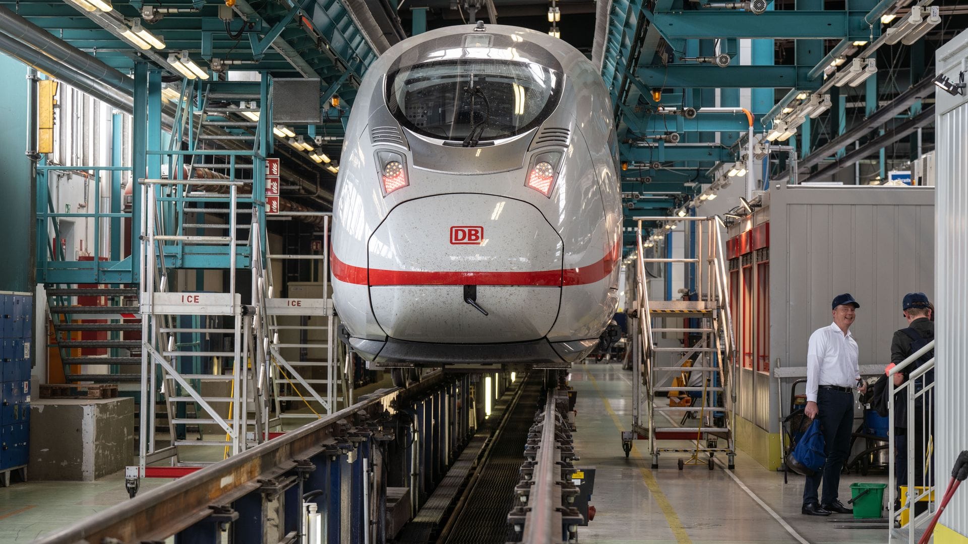 Die Auslieferung des ICE 3 Neo läuft. Er ersetzt unter anderem alte Intercity-1-Züge auf  internationalen Verbindungen nach Amsterdam. (Archivbild)