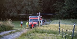 Bei dem Unfall am Sonntagabend waren zwei Notärzte,  vier Sanitäter und zwei Rettungshubschrauber im Einsatz.