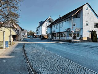 Die Geschäfte an der Ortsdurchfahrt sollen laut Bürgermeister Erwin Heller auch während der Bauarbeiten erreichbar sein.