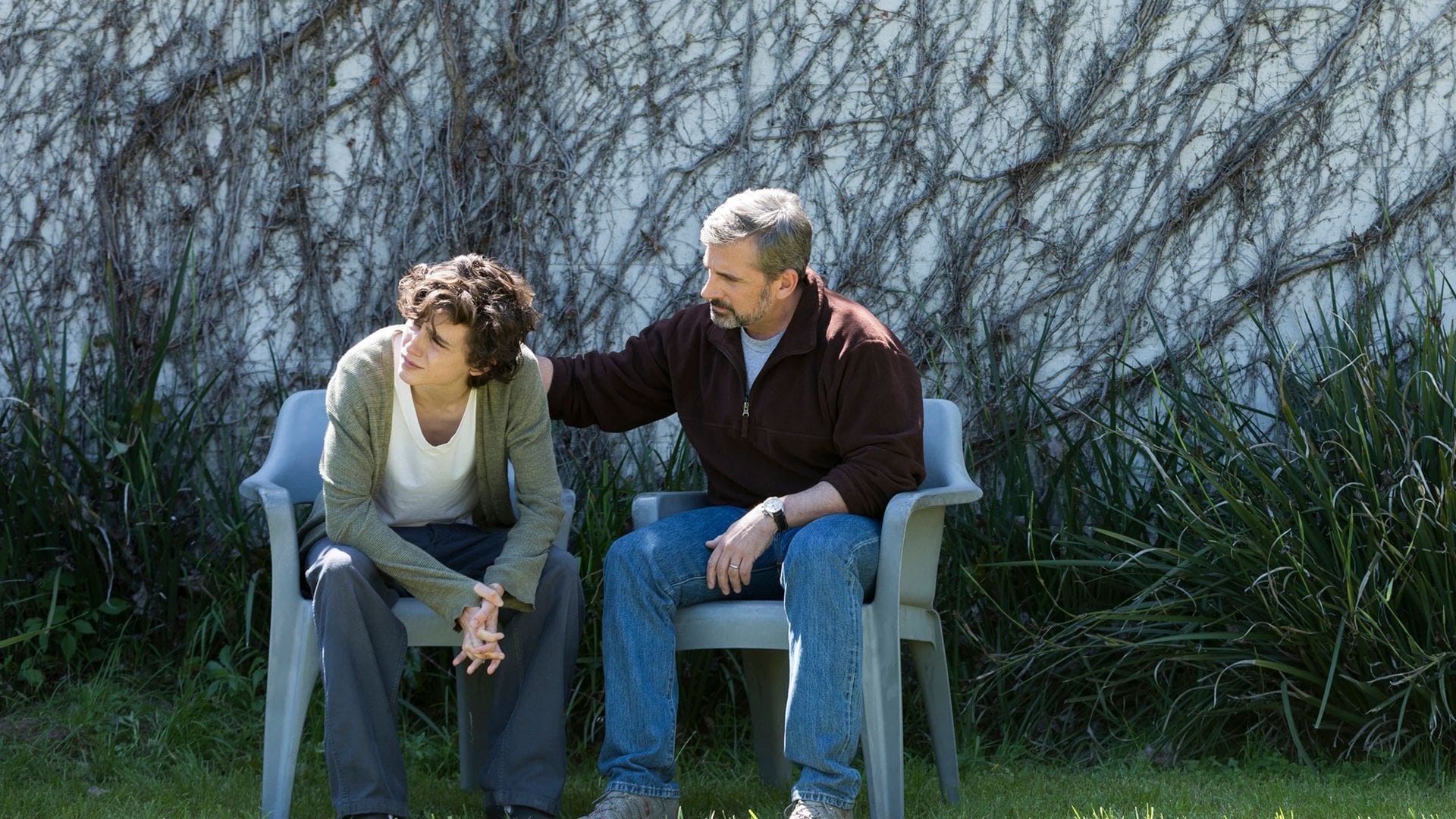 Vater David (Steve Carell, r) und Sohn Nic Sheff (Timothée Chalamet, l) müssen reden.