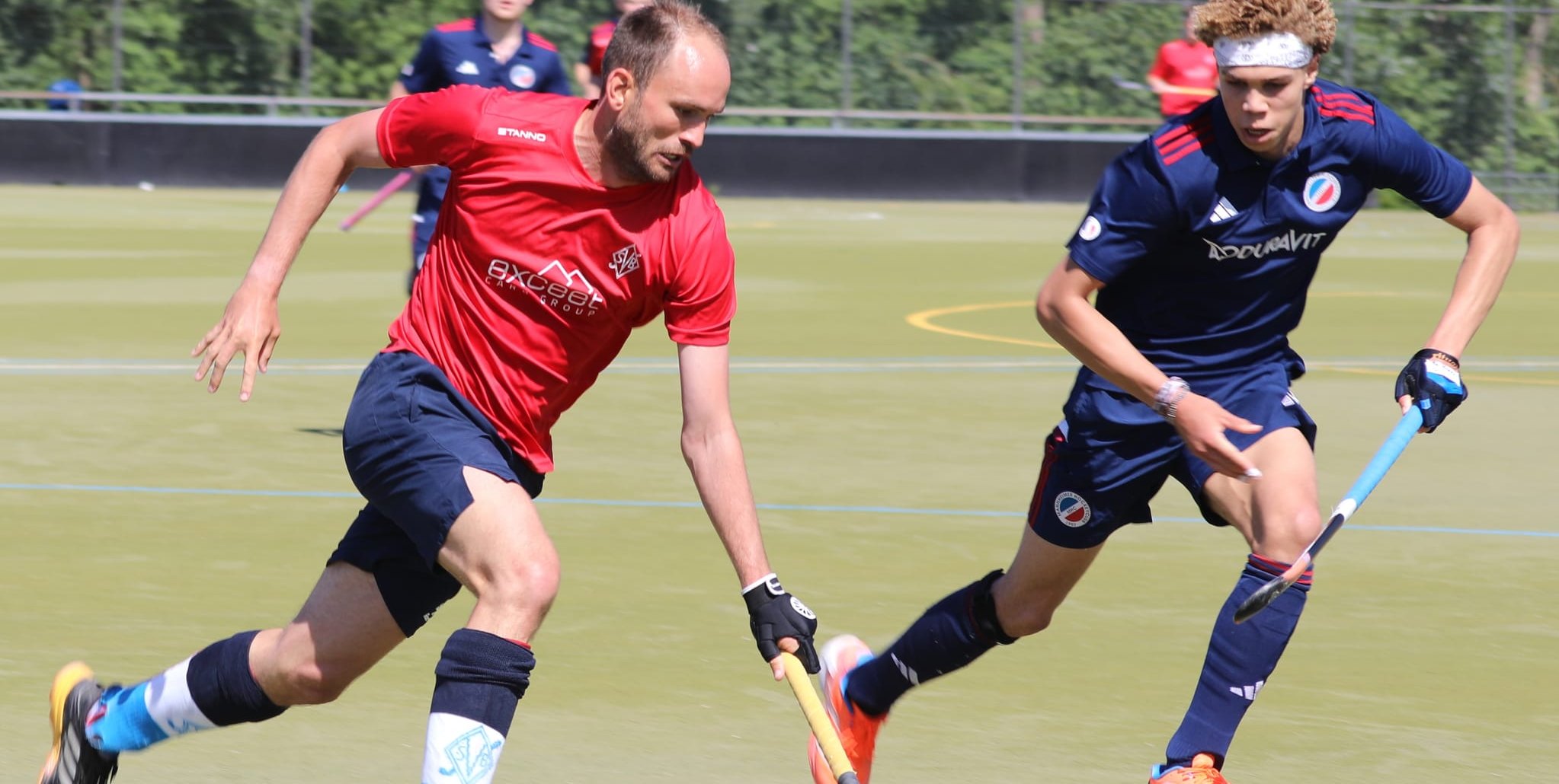 Der Böblinger David Scheufele (links) im Heimspiel gegen den Mannheimer HC II. Am Samstag geht es gegen den Münchner SC II.
