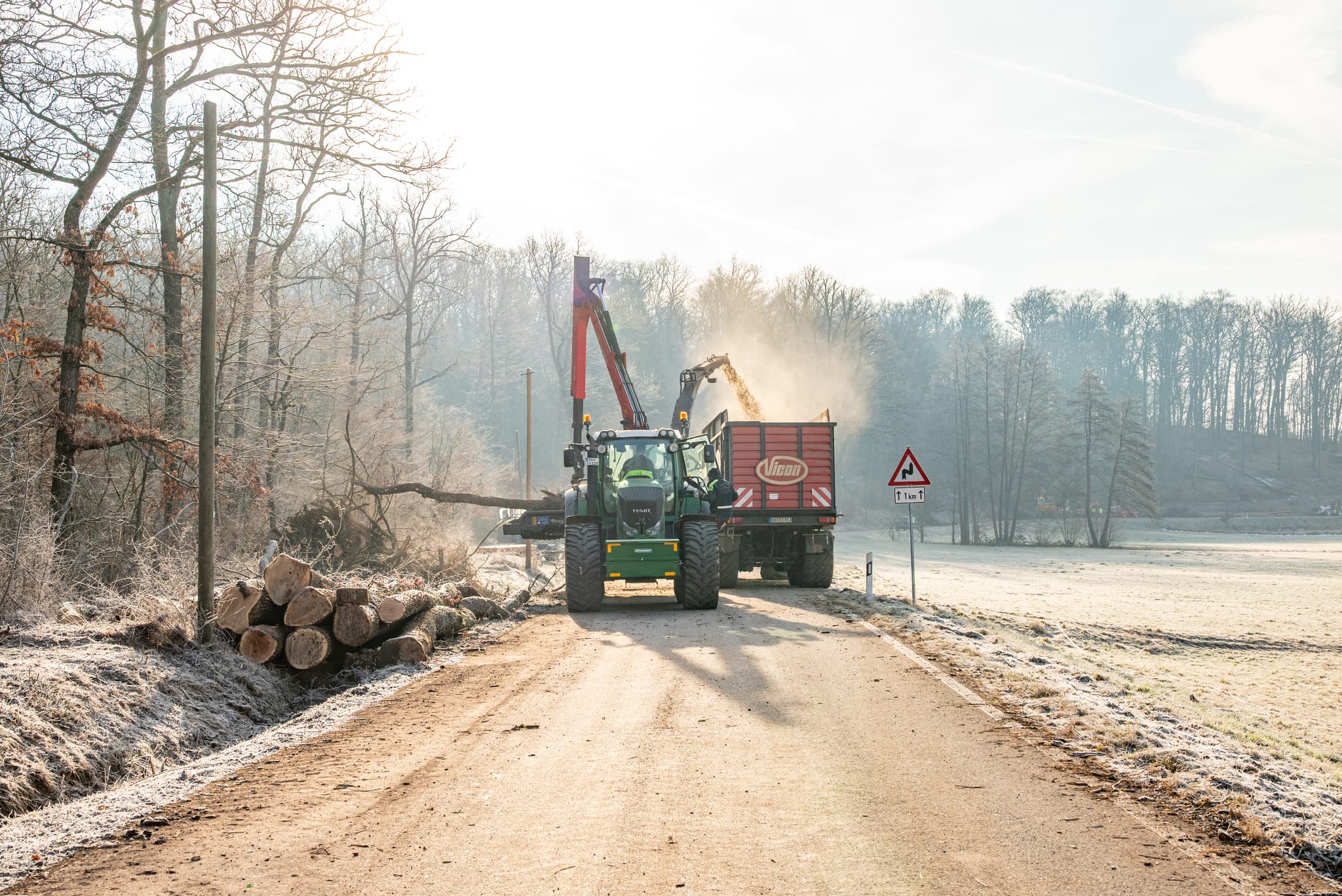 Grund für die Straßensperrung: Waldarbeiten brauchen Platz.