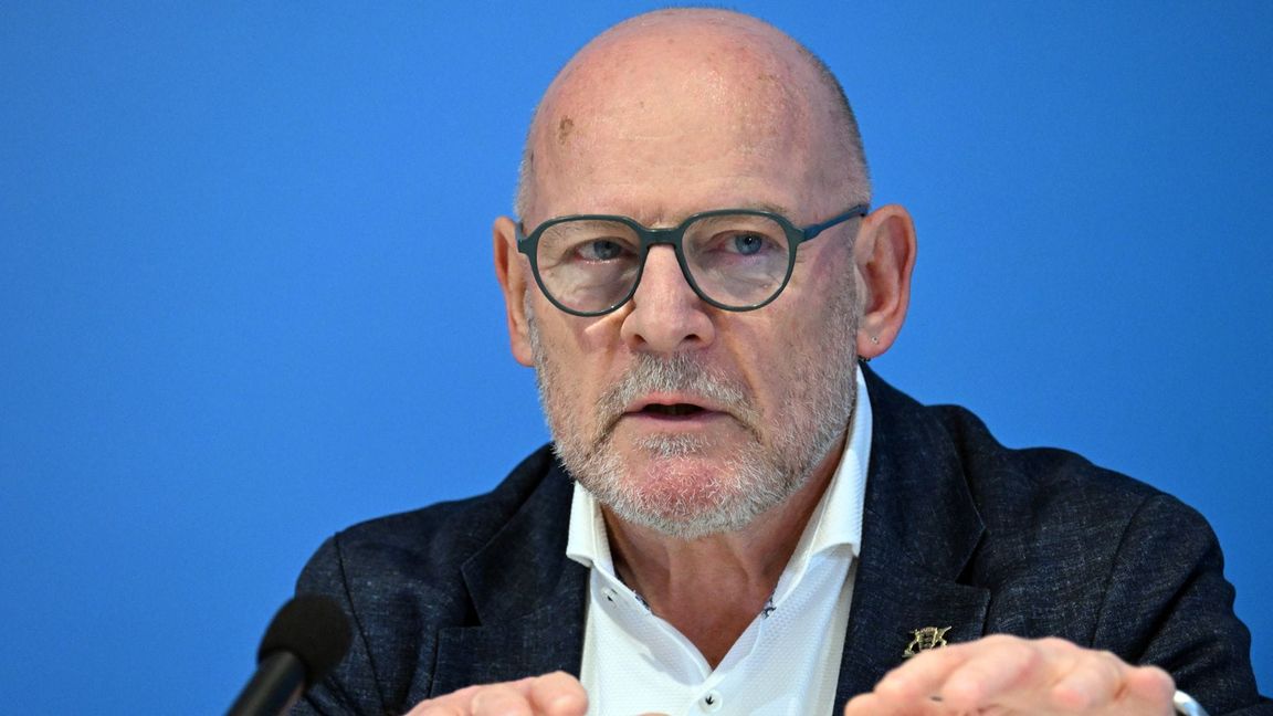 Winfried Hermann (Grüne) hält nichts davon, dass künftig viele autonom fahrende Autos im Südwesten unterwegs sind.