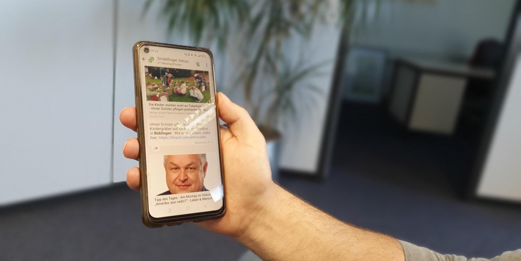 Nachrichten aus dem Kreis Böblingen direkt aufs Handy  gibt es mit dem neuen SZ/BZ-WhatsApp-Kanal.