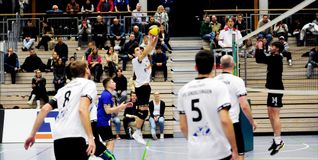 So sehr sich Nick Höschke (am Ball) und seine  Sindelfinger Mitspieler auch mühten, gegen Ulm lief was nichts zusammen.