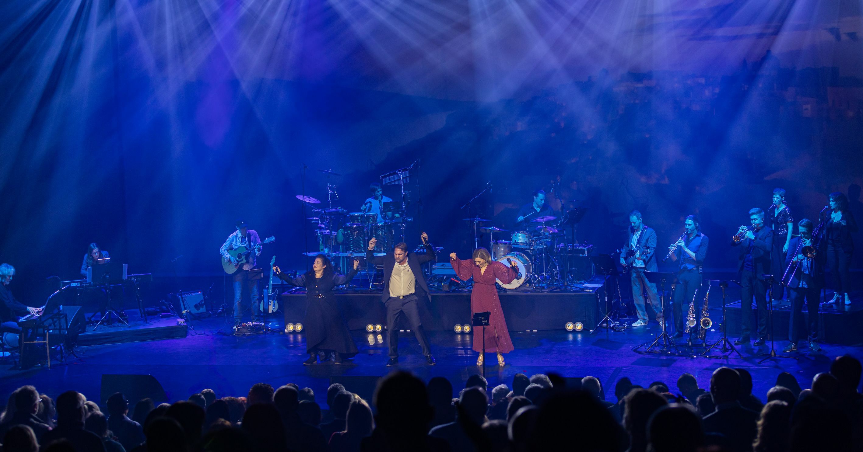 "Mamma Mia meets Udo Jürgens" im Festspielhaus in Füssen: Die Musicalstars sorgen für Stimmung. Bild: Iris Steger Photography
