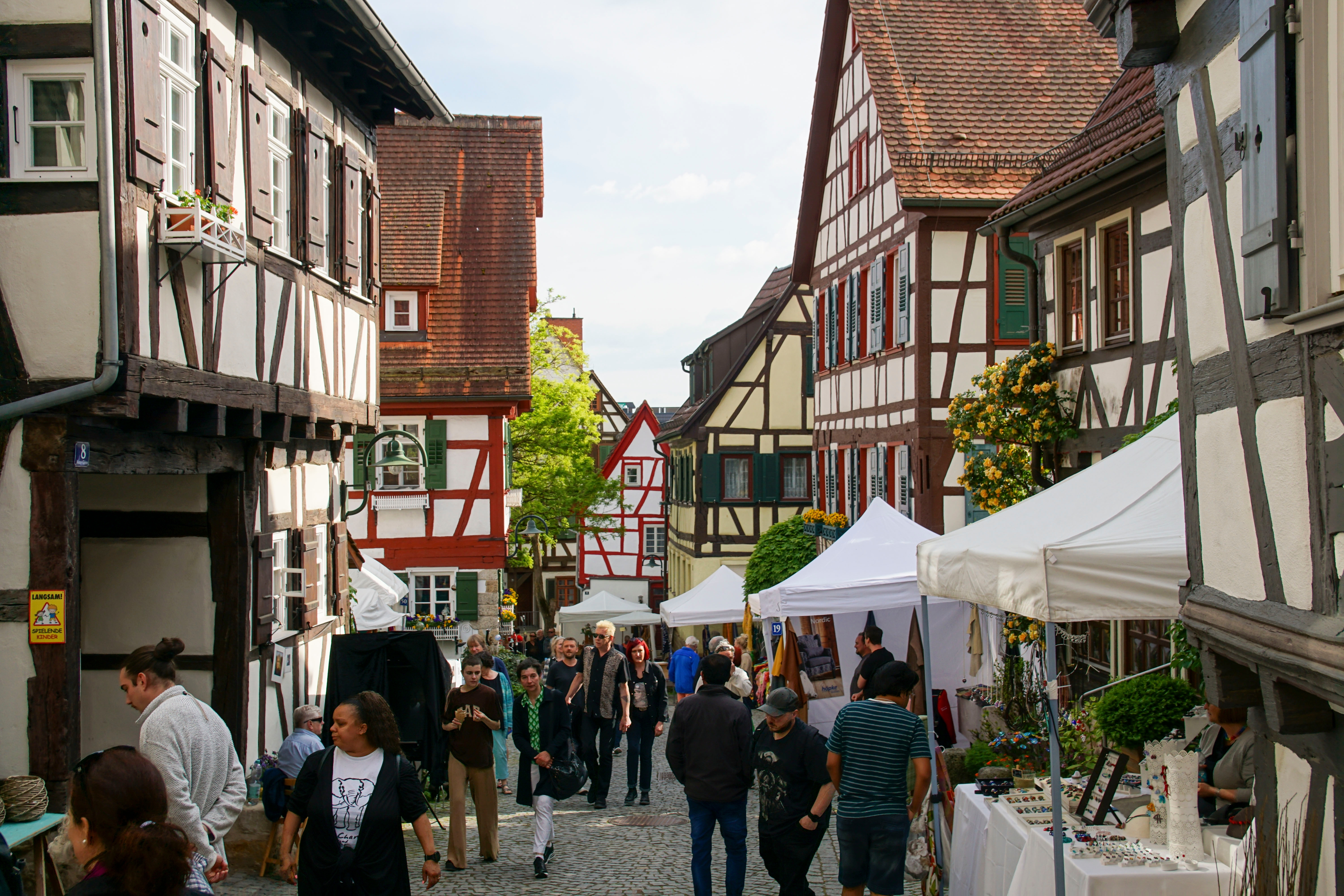 Sehr zufrieden sind die Veranstalter mit der Besucherzahl beim 36. Sindelfinger Handwerkermarkt. Bild: Dettenmeyer