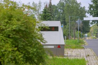 Wer sich ans Tempolimit hält, fährt nicht nur sicherer, sondern läuft auch nicht Gefahr, geblitzt zu werden. Aber merkt man es immer, wenn man geblitzt wird?