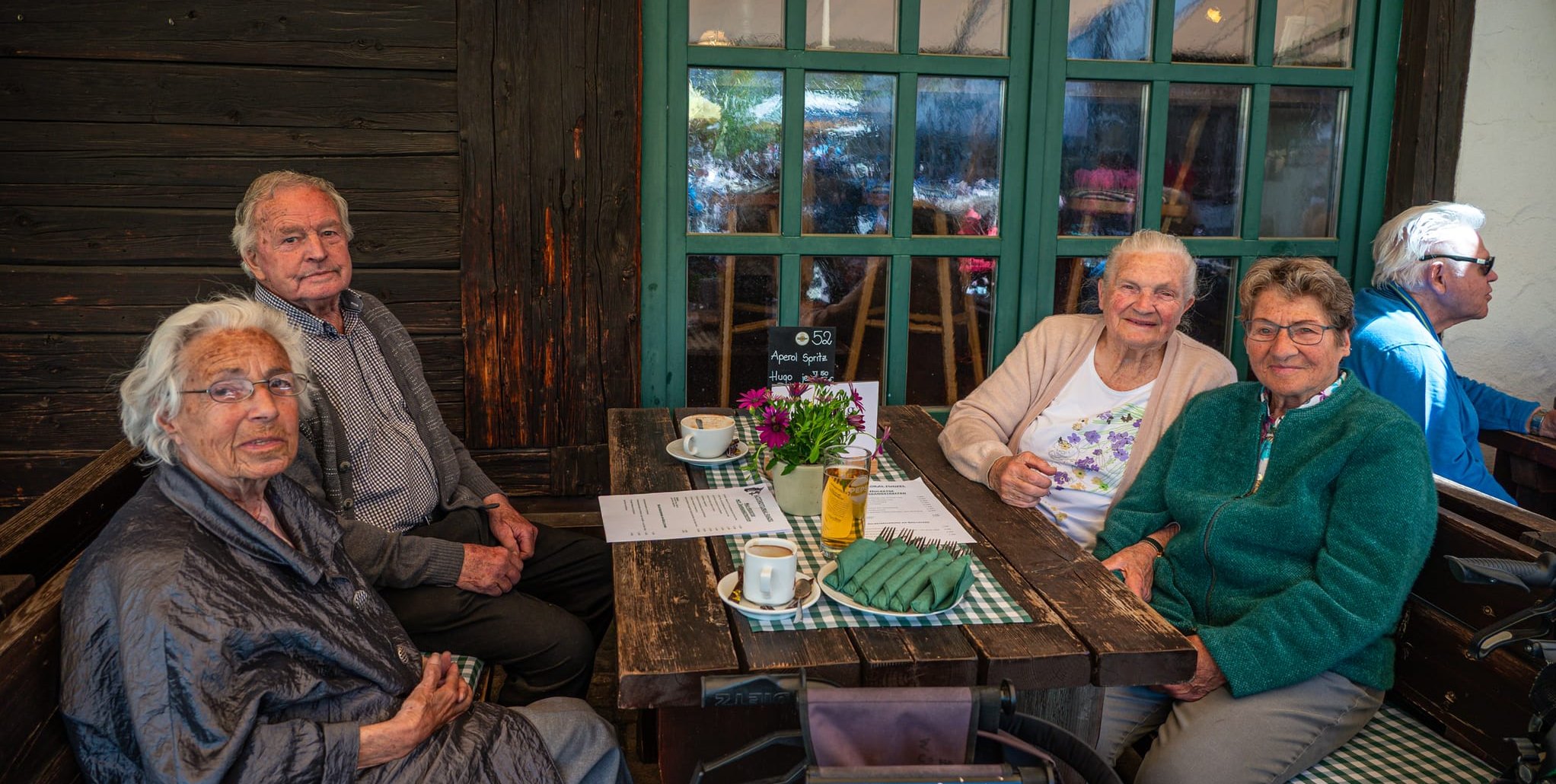 Erika Wüsten, Julius Hausch Martha Mornhinweg und  Renata Lydia Ulbrich gejären zu den ältesten Teilnehmern an der Maihocketse.