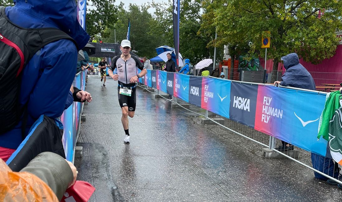 Thomas Berger im finnischen Nieselregen. Bild: z