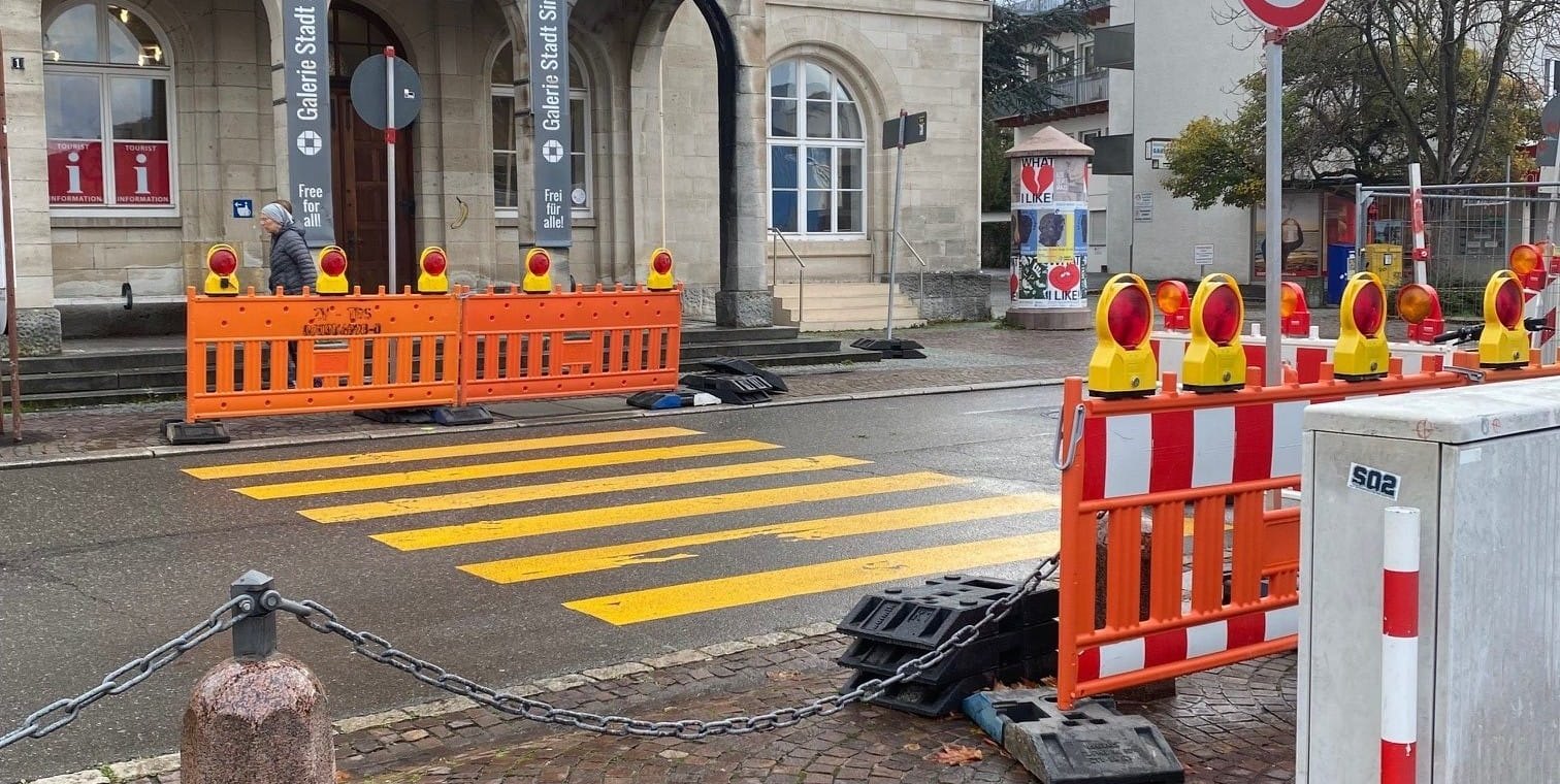 Am Zebrastreifen vor der Galerie der Stadt wird seit Jahren immer wieder gebaut.