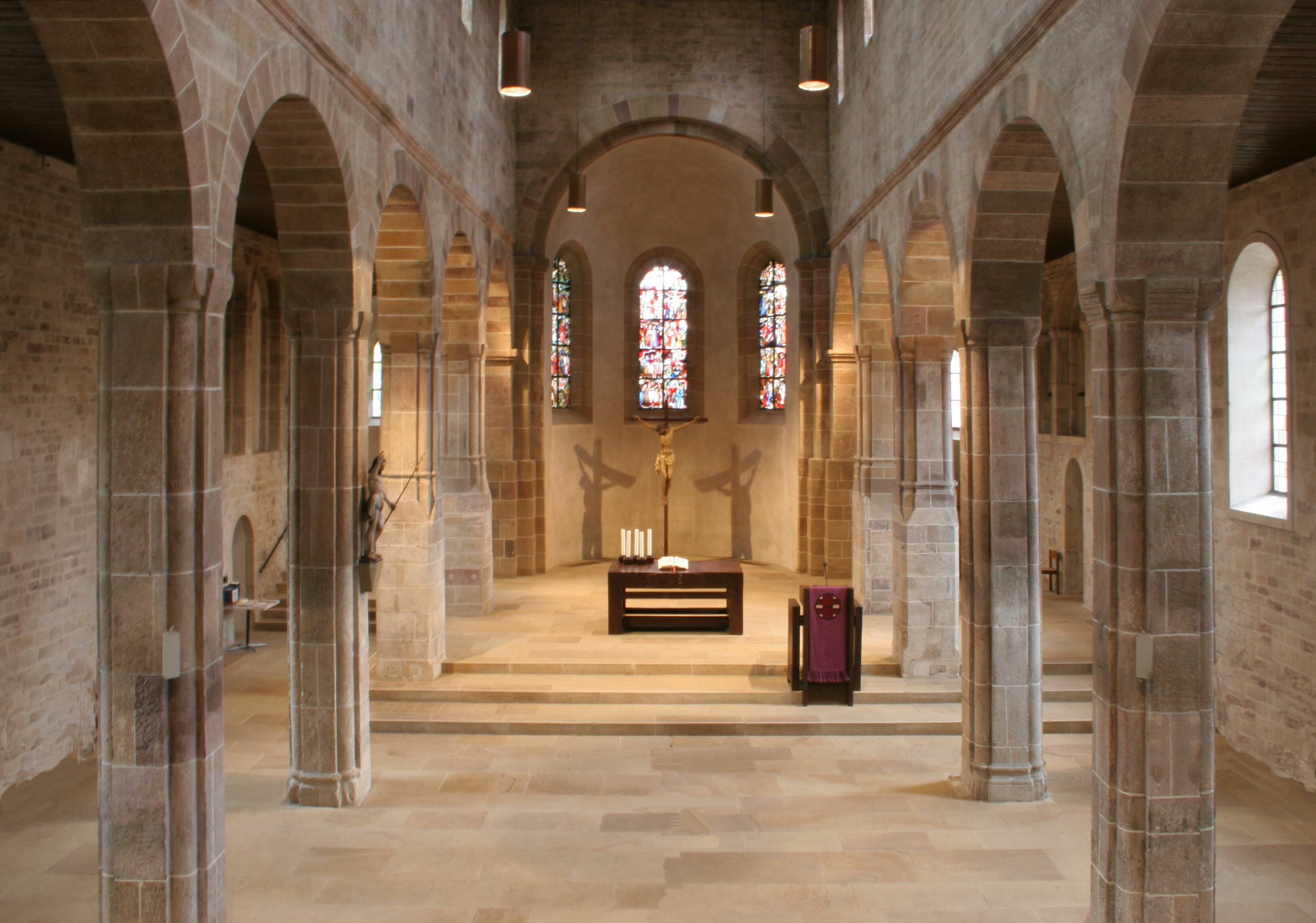 Die Sindelfinger Martinskirche ohne Bänke und Stühle: ein Experimentierfeld für künstlerische Aktivitäten.