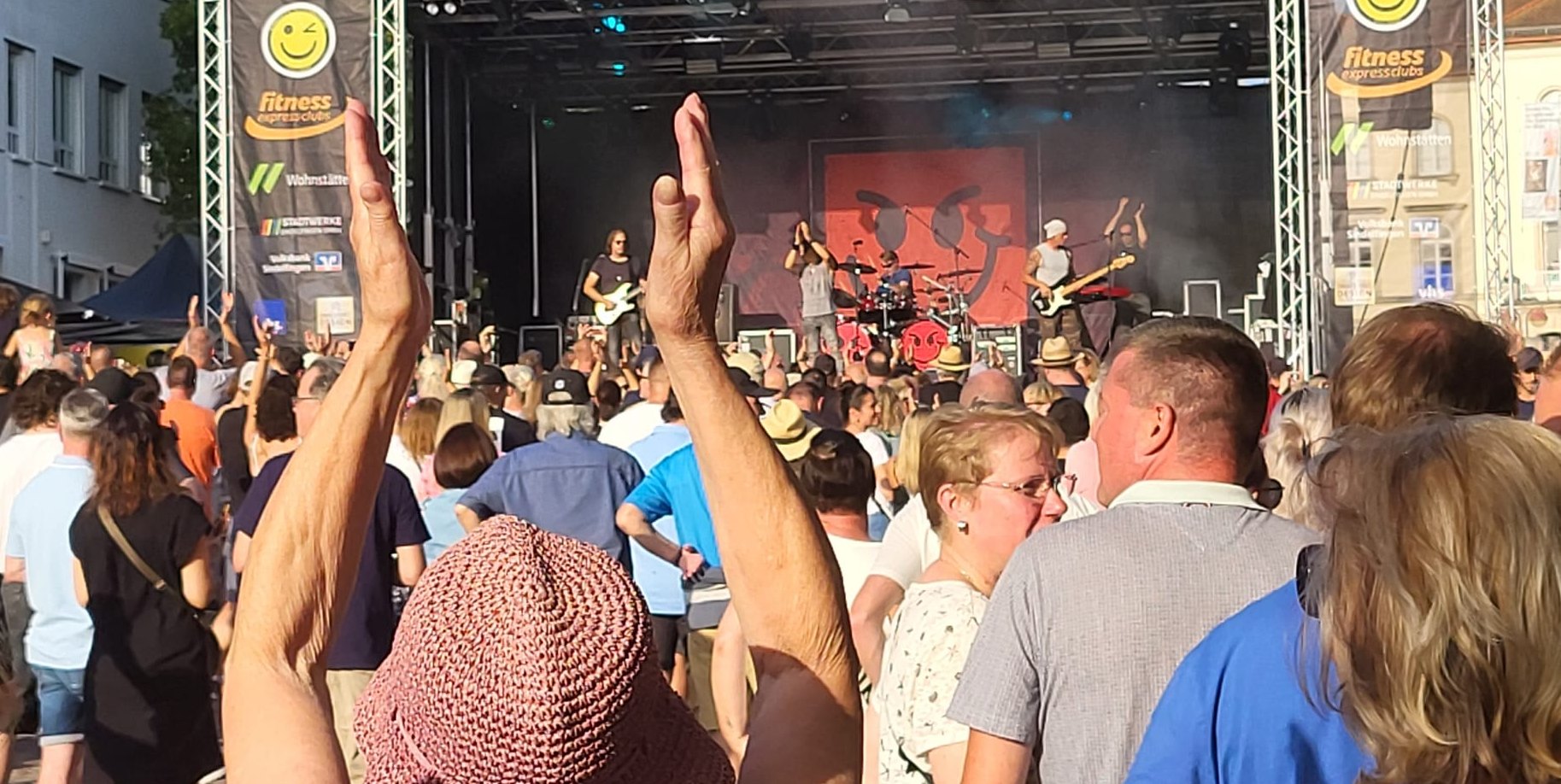 Von Beginn an sorgte die Band Bounce für Stimmung.