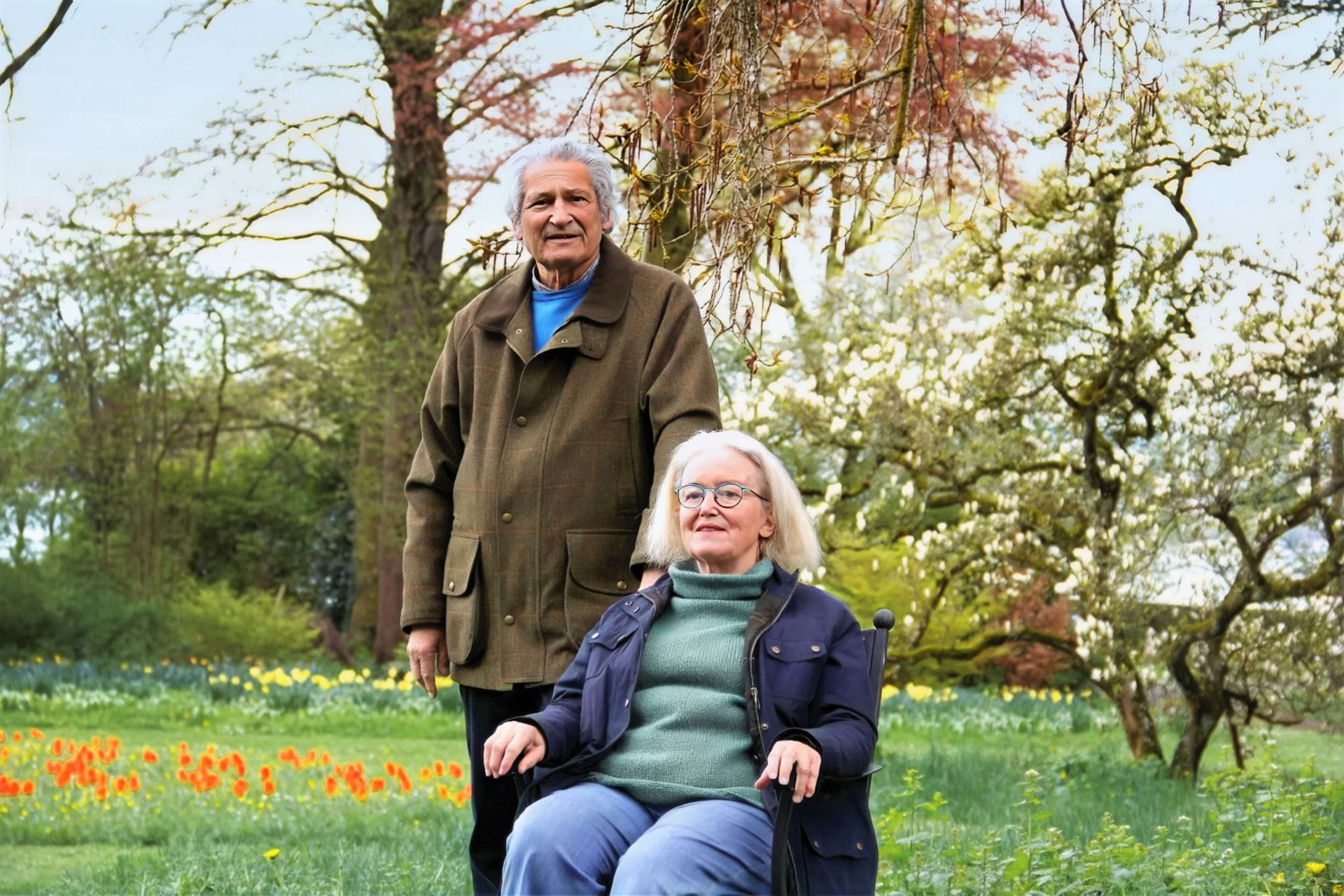 Alexander und Elisabeth  Stiegeler  Wer in einer der vielen Ecken des Gartens sitzt, hört den See plätschern oder Wellen anschlagen.