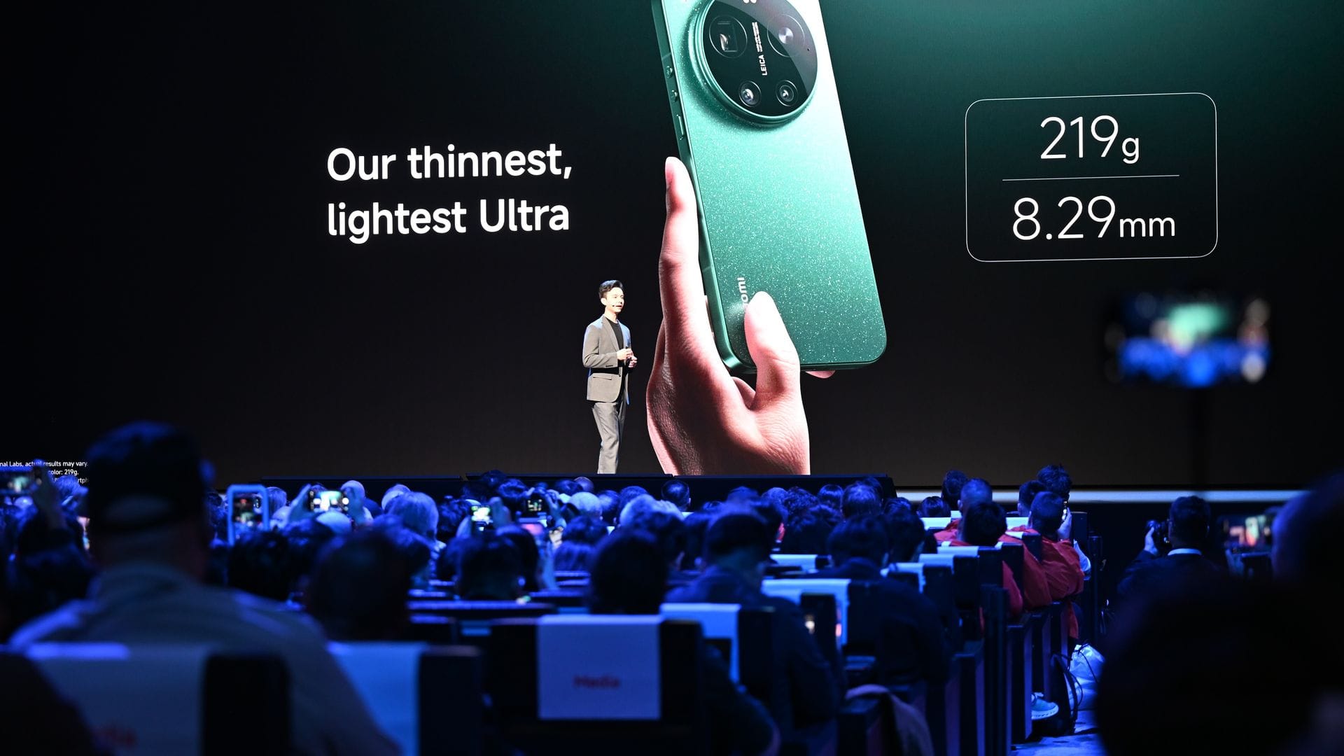 Das neue Xiaomi-Smartphone kostet in etwa so viel wie das iPhone von Apple.