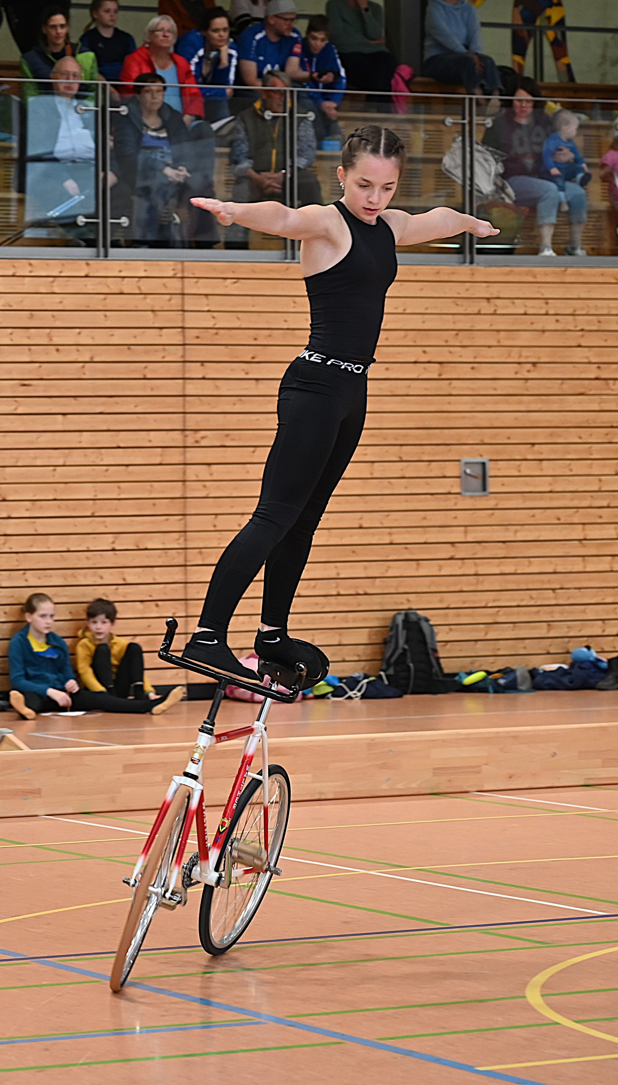 Die Sindelfingerin Kim Zarnetzki gewann mit einem glänzenden Auftritt die Deutsche Schüler-Meisterschaft (U 15) im Kunstradfahren.