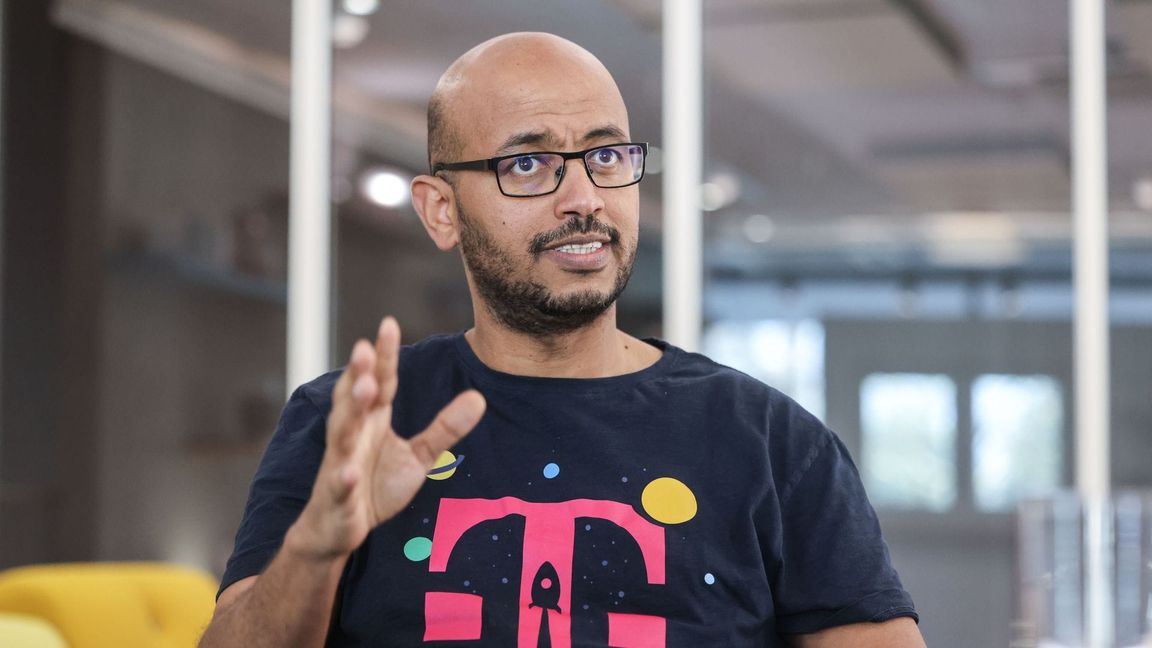 Telekom-Technologievorstand Abdu Mudesir möchte bald loslegen mit dem KI-Assistenten.