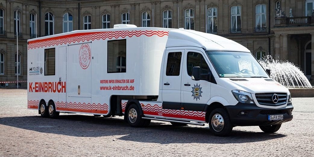 So sieht er aus, der begehbare Info-Truck der Polizei.