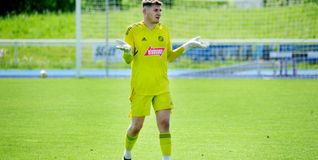 VfL-Torhüter Alexander Bachmann sah kurz vor dem Halbzeitpfiff die rote Karte.