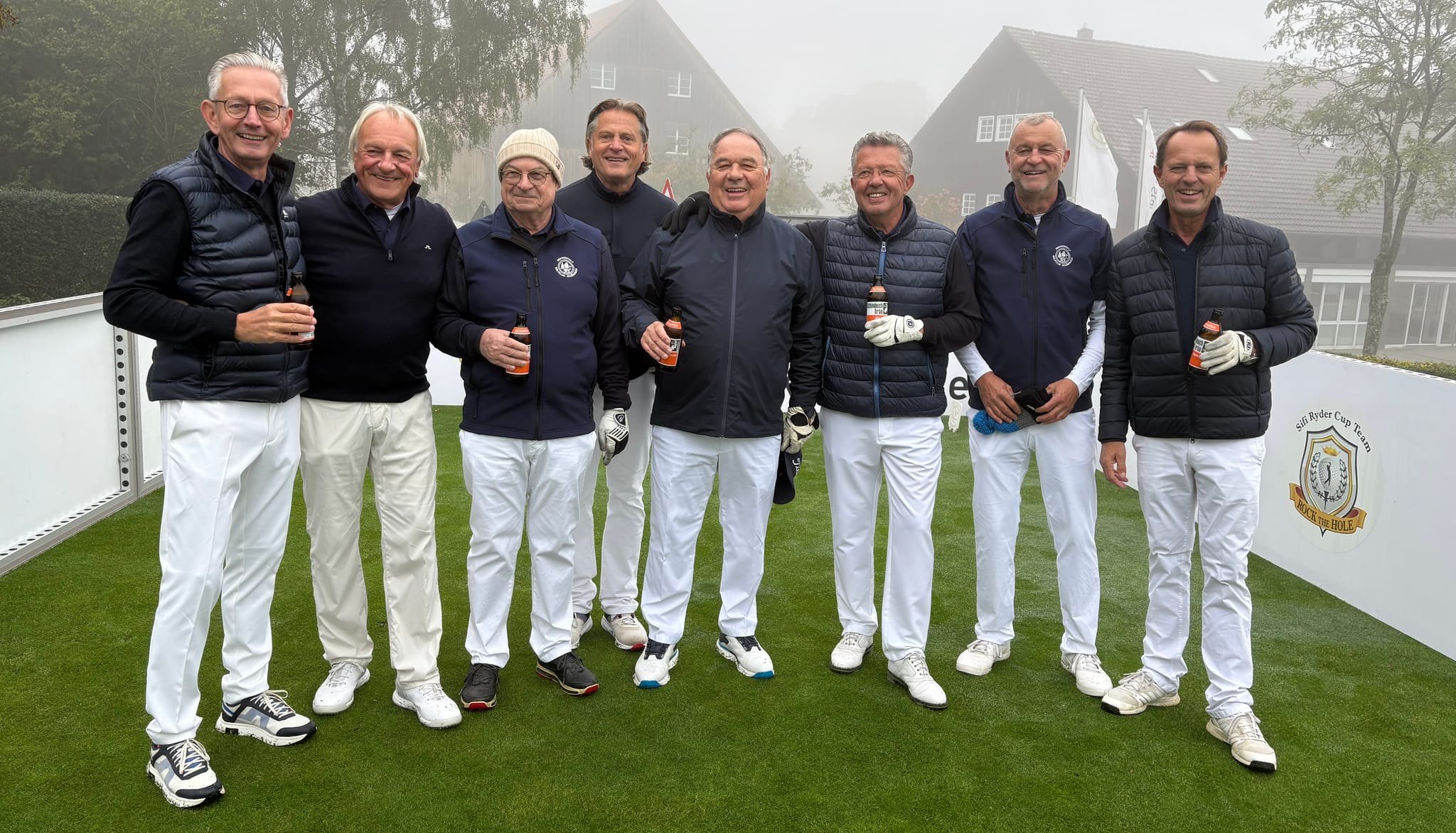 Das Team Böblingen: Axel Fellhauer, Harald Wahl, Götz Habisreitinger,  Alfred Mucha, Uli Bebion, Jürgen Holzwarth, Conny Cerny und Kapitän Jo Richarz (von links).