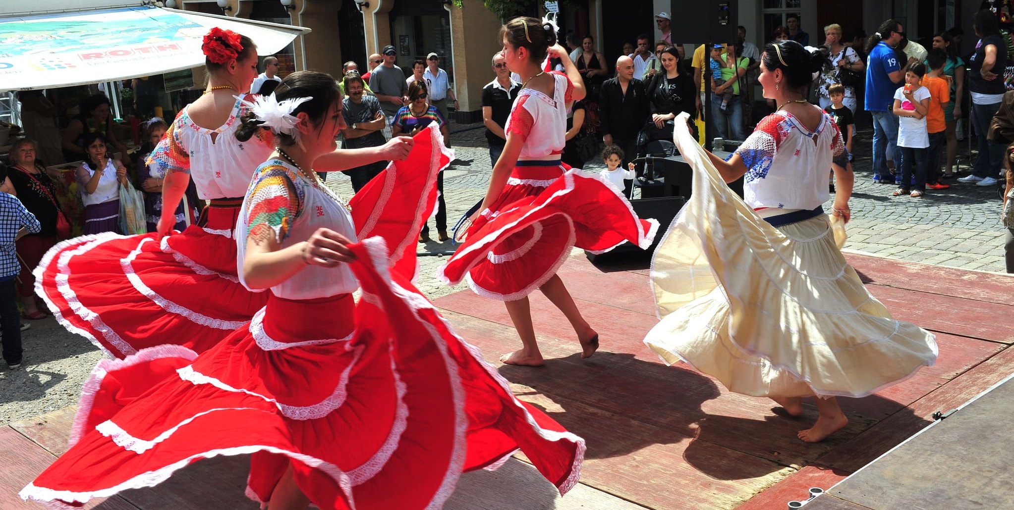 Internationale Folklore gehört von Anfang an zum Sindelfinger Straßenfest.