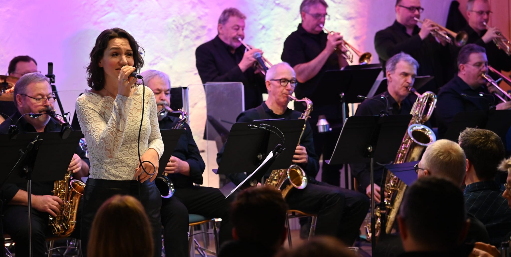 Erstmalig arbeitete die Band vom Musikverein Schönaich mit der Sängerin Ulli Friedl zusammen.