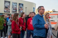 Gute Laune beim Benefizkonzert im Zirkuszelt.