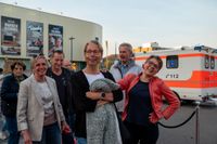 Gute Laune beim Benefizkonzert im Zirkuszelt.