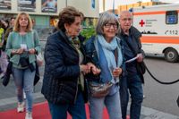 Gute Laune beim Benefizkonzert im Zirkuszelt.