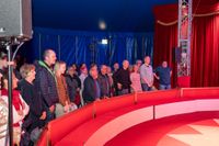 Gute Laune beim Benefizkonzert im Zirkuszelt.