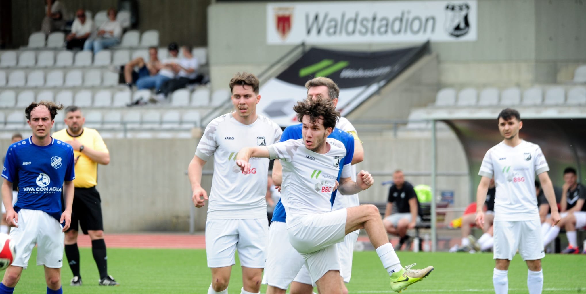 Dagersheims Adrian Wichert (vorne) gelang in der 47. Minute das zwischenzeitliche 1:1.