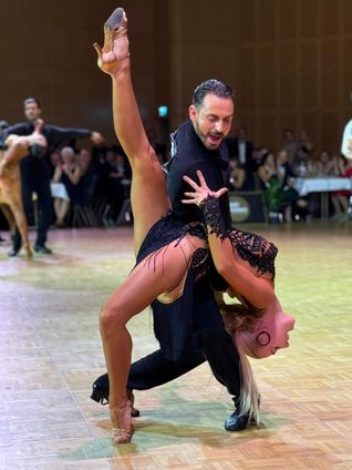 Domenico Franzo und Zsófia Garbe in Aktion.
