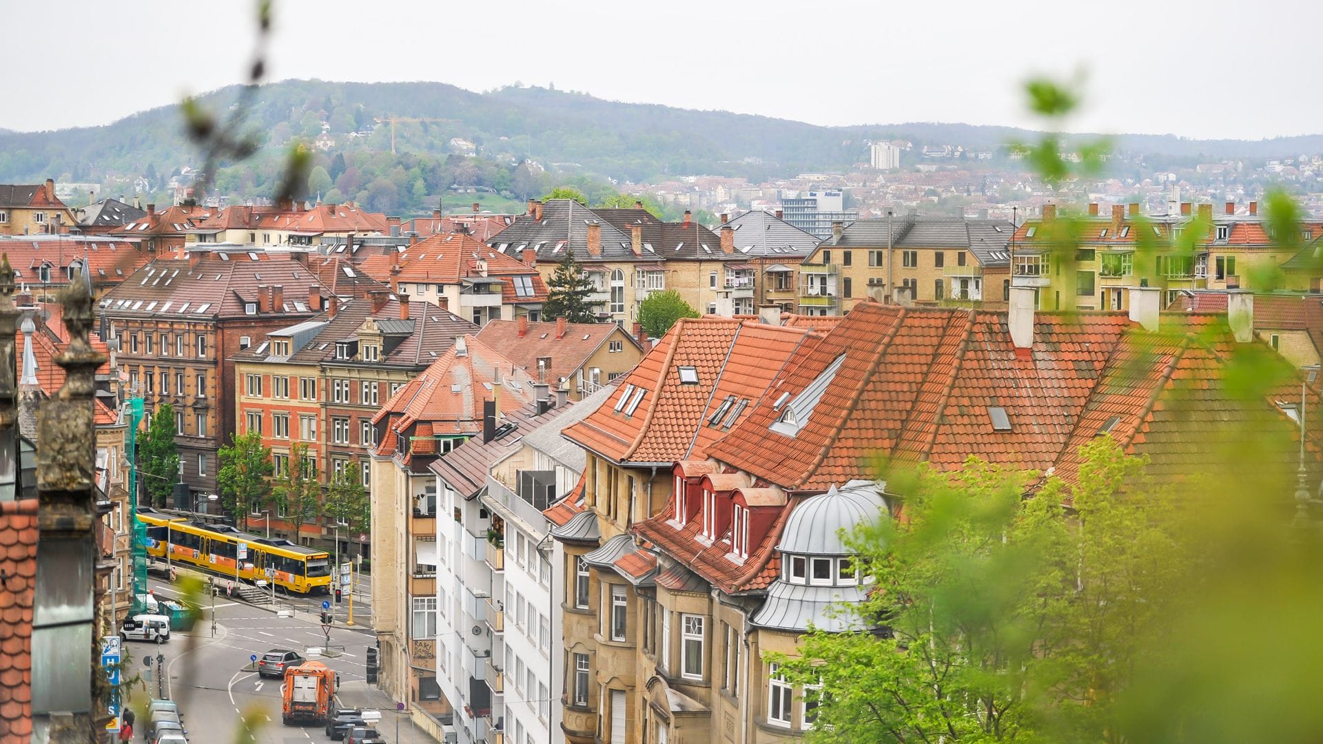 Vor allem in dicht besiedelten Städten sind Umbauten häufig schwierig. Das sollte mit Änderungen der Landesbauordnung einfacher werden.