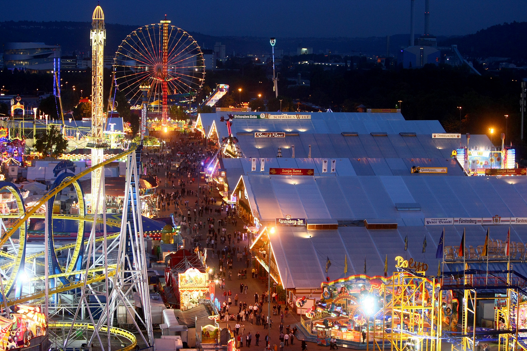 Das Volksfest bei Nacht. Bild: in.Stuttgart/Thomas Niedermüller