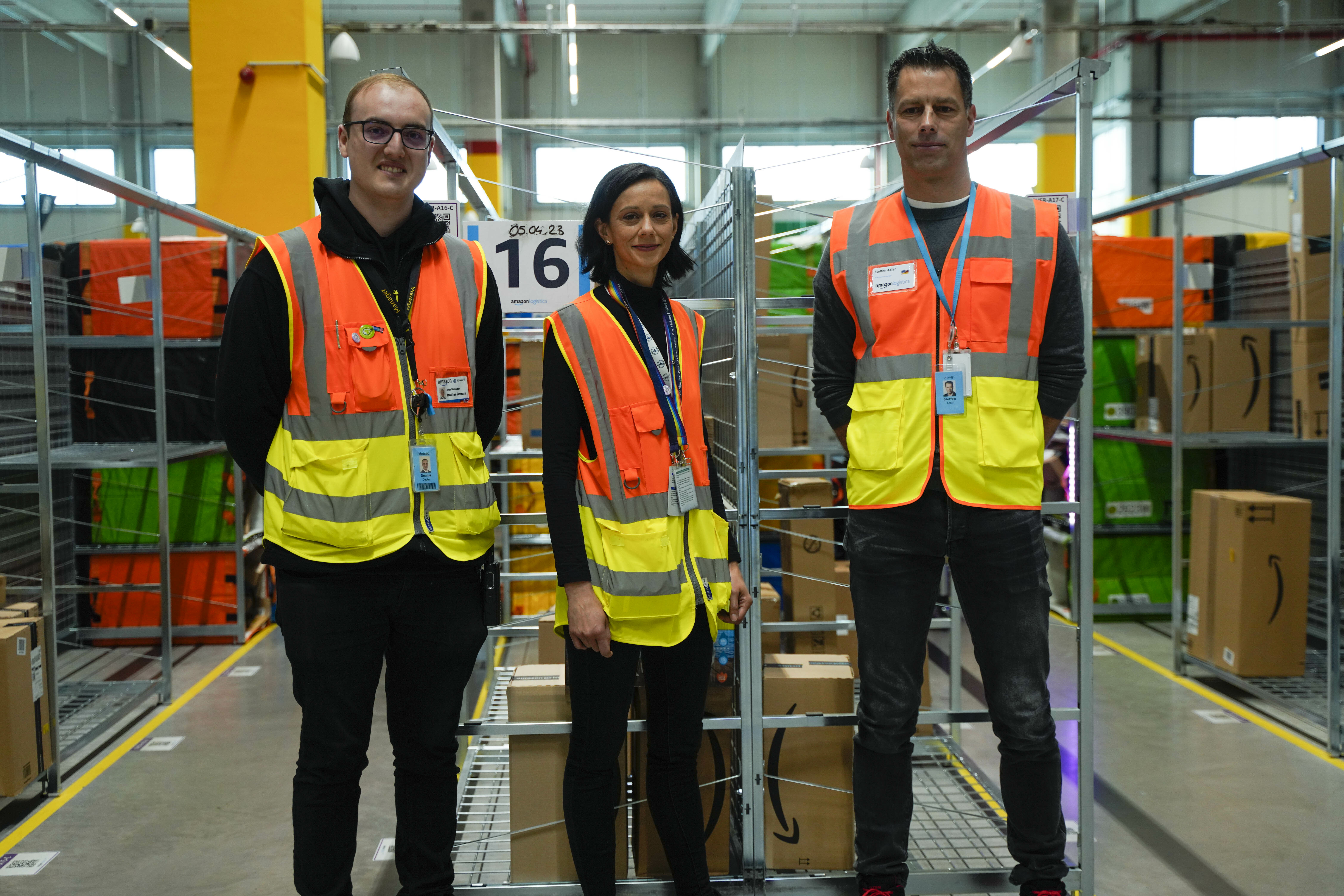 Area-Manager Nachtschicht, Dennis Dobler; Stationsleiterin Stella Shah und PR-Manager Steffen Adler (von links).