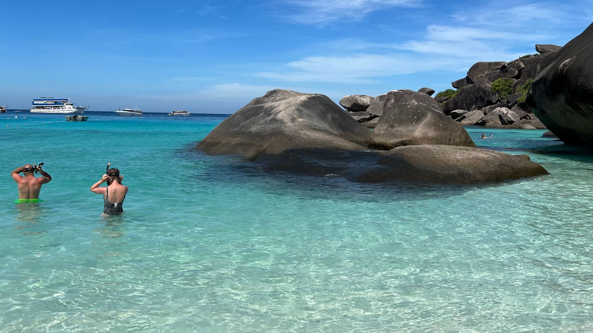 Die Similan Islands mit ihren Granitformationen sind bei Tagestouristen aus aller Welt beliebt - und dürfen sich jetzt wieder erholen. (Archivbild)
