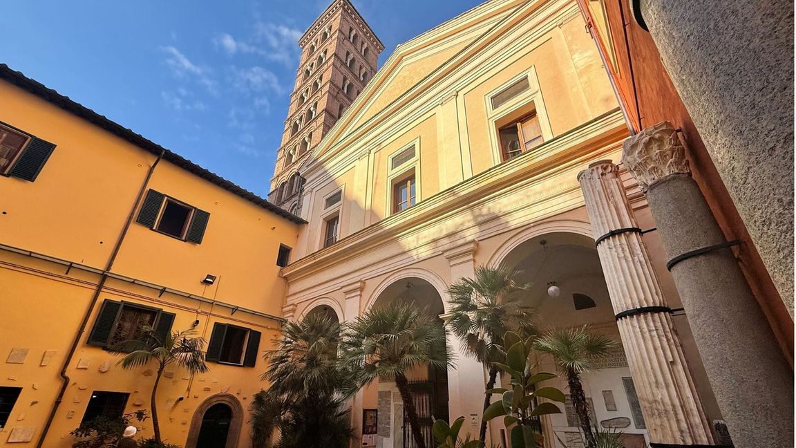 Die Kirche San Silvestro in Capite: Der Bau aus dem achten Jahrhundert ist die letzte Ruhestätte eines bedeutenden Papstes, der bis heute wirkt: Papst Silvester I..