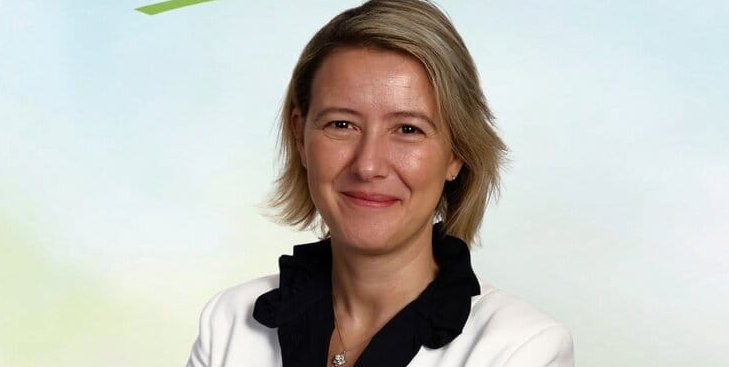 Die 45-jährige konservative Politikerin Samira Ketfi ist nach dem ersten Wahlgang die große Favoritin bei der Stichwahl für den Chefsessel im Rathaus von Sindelfingens Partnerstadt Corbeil-Essonnes am 22. März. Mit knapp 40 Prozent liegt sie über 800 Stimmen vor dem amtierenden Bürgermeister Bruno Piriou.