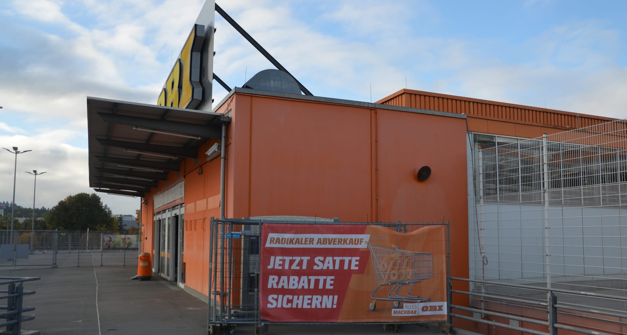 Der Sindelfinger OBI-Markt in der Mahdentalstraße.