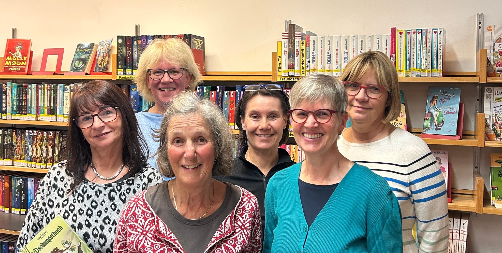 Vorne:Ina Schuler, Isabell Gissing-Sojka, Zweite Reihe: Susanne Blum, Karola Wunderlich, Petra Mauberger und Corry Jakschik..