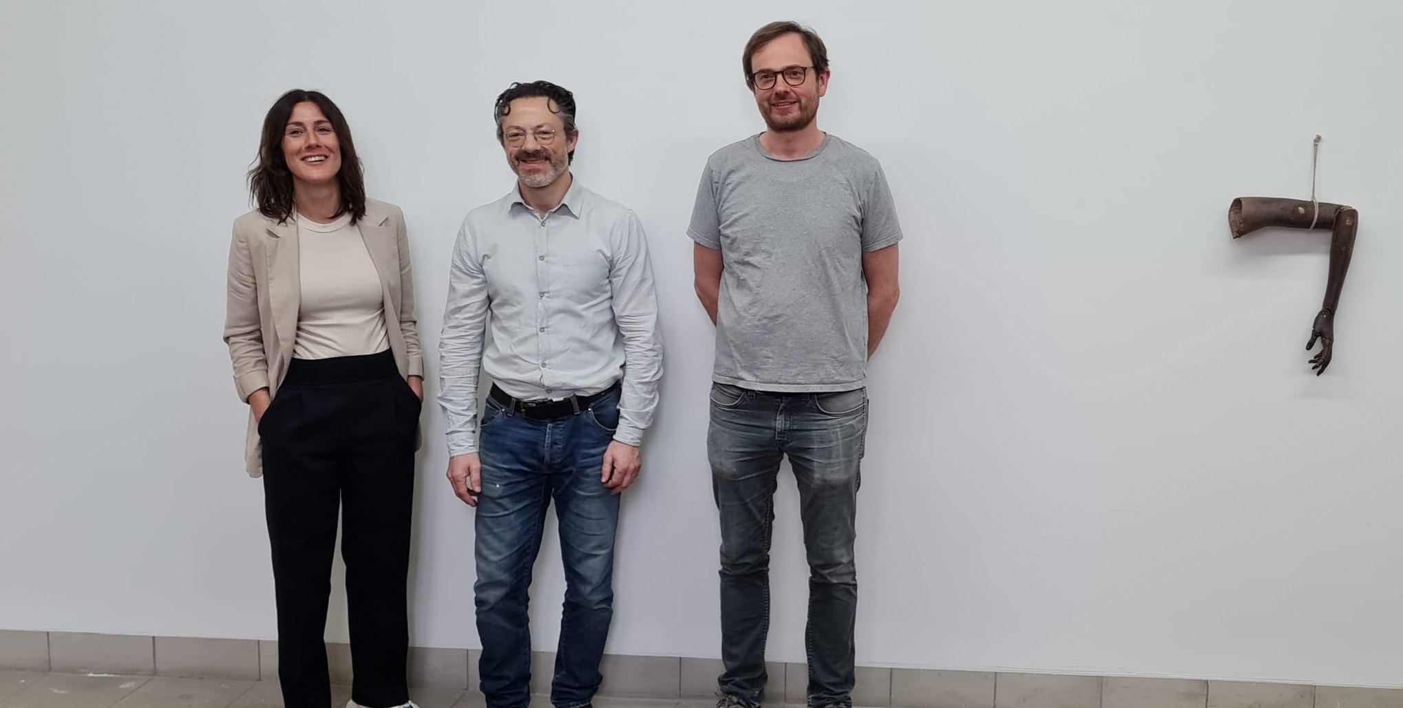 Von links: Galerie-Chefin Hannah Eckstein, Gianni Caravaggio und Johannes Wald.