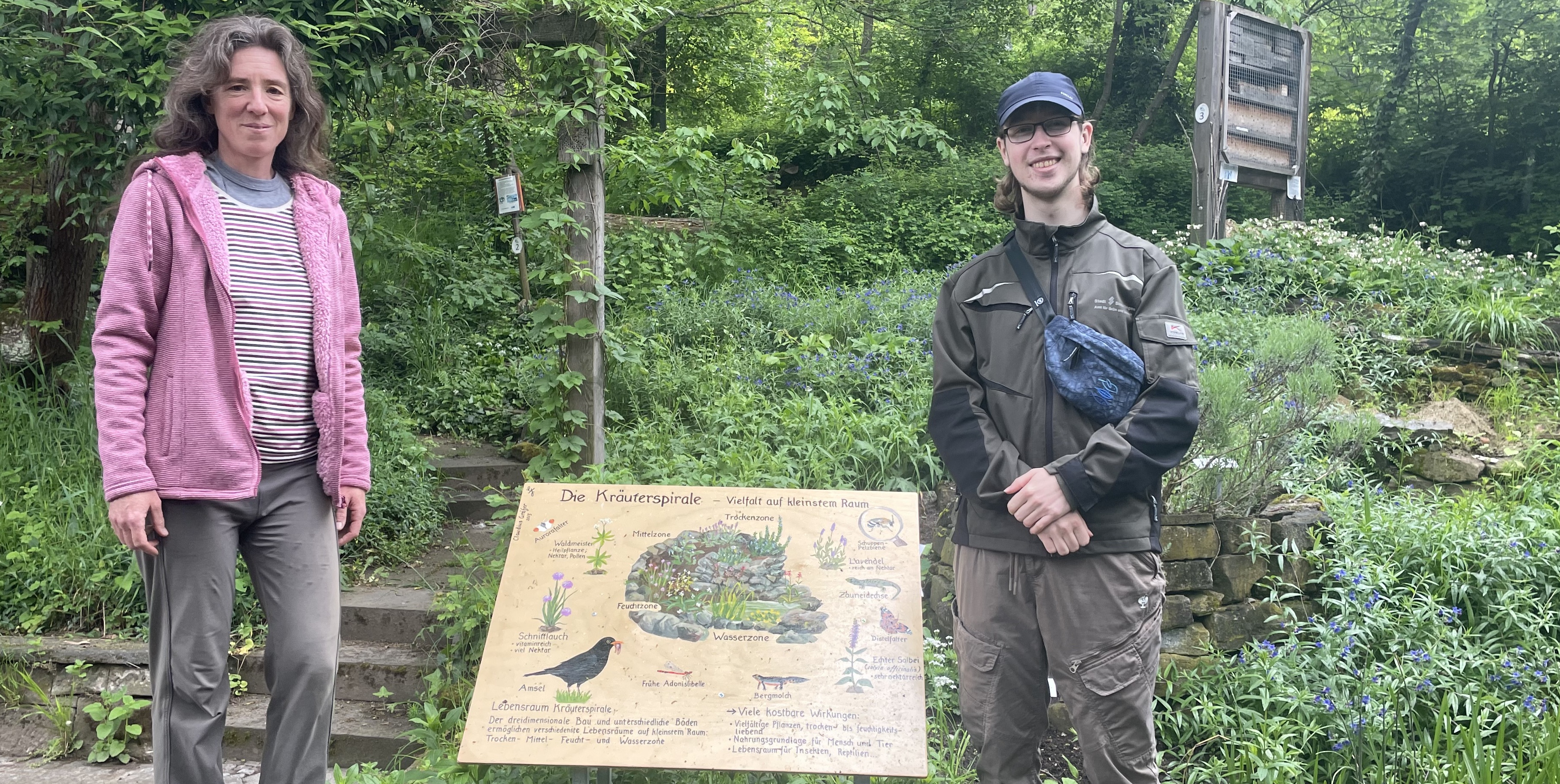 Birgit Aubert und der FÖJ'ler Nicolas Dietz. Die Biologin hat das FÖJ im Vogelzentrum etabliert, bei dem man sich nicht nur für die Umwelt einsetzt, sondern auch viel über sich selbst lernt, sagen die beiden.