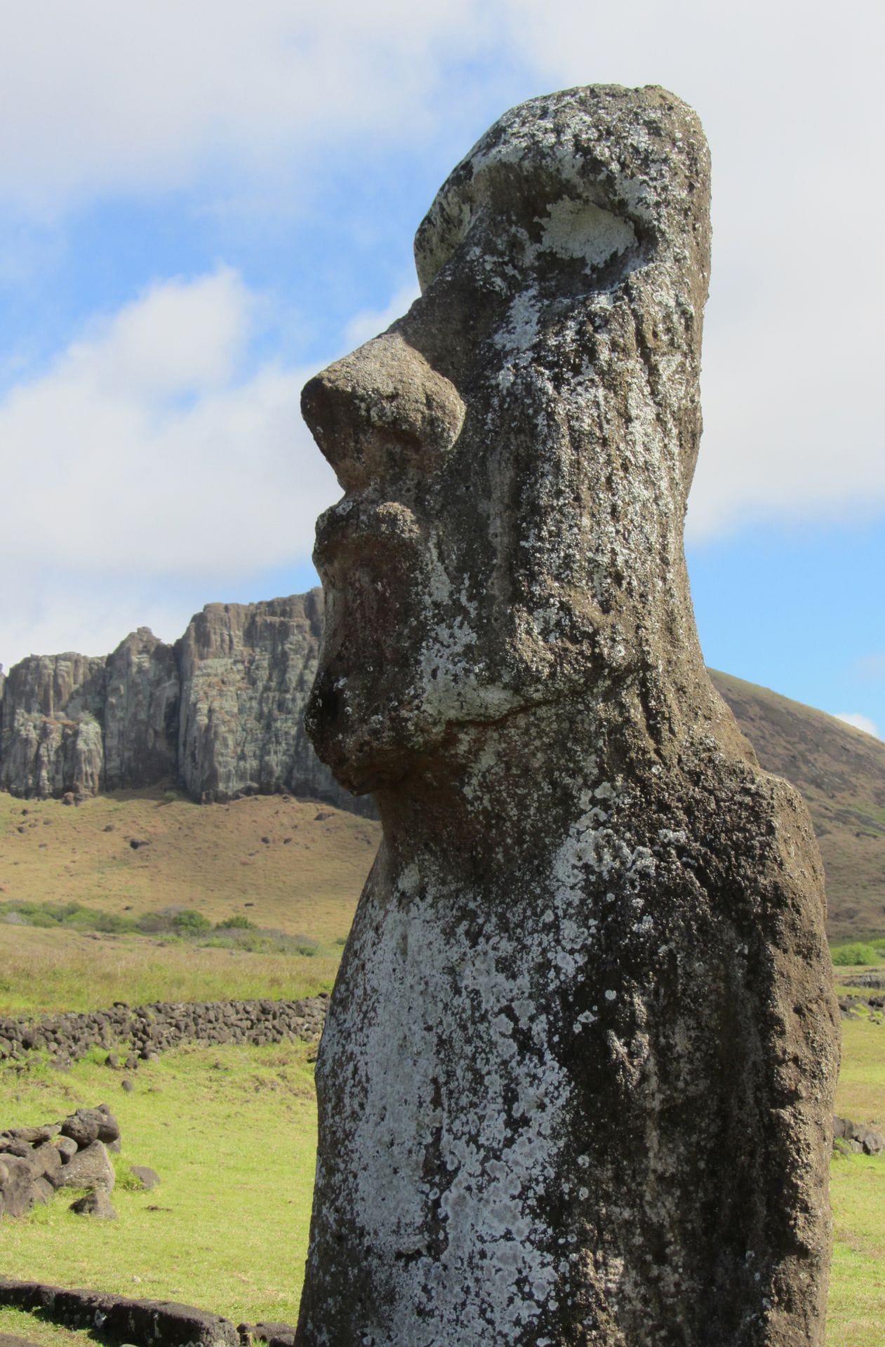 Verwittert und ein wenig geheimnisvoll sehen die Moai-Figuren auf der Osterinsel aus. Sie sind stumme Zeugen einer vergangenen Zeit.