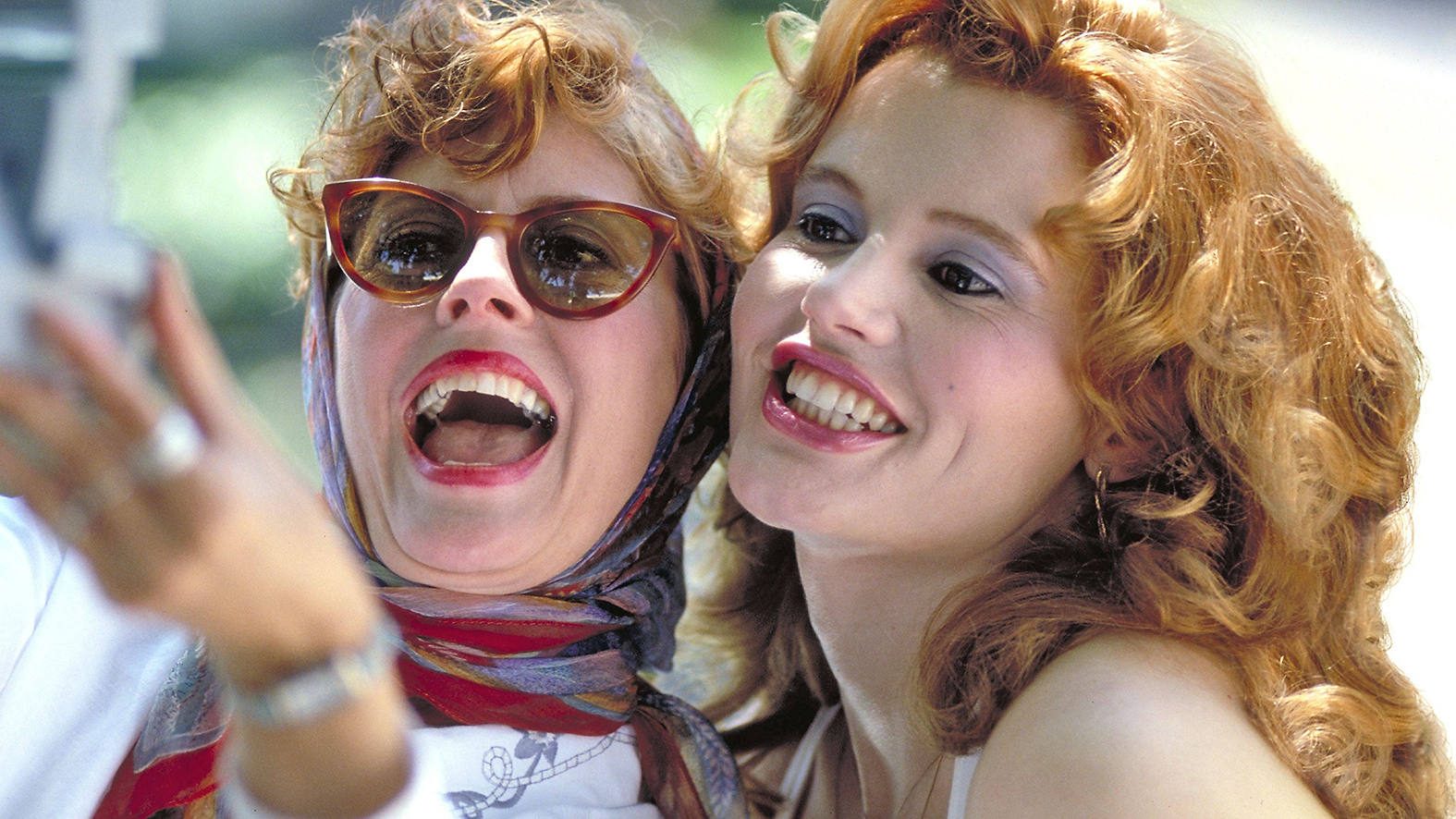 Eigentlich wollen sich „Thelma und Louise“ (Susan Sarandon und Geena Davis) nur ein lustiges Wochenende ohne Männer machen. Man hätte es ihnen gegönnt.   Bild: z