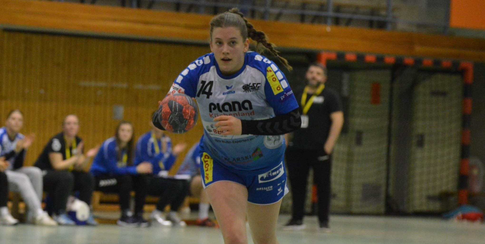 Spielmacherin Lena Münch hat sich eine Mensikusverletzung zugezogen und wird der HSG Böblingen/Sindelfingen ein halbes Jahr nicht zur Verfügung stehen.