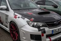 Edle Autos locken am Wochenende die Massen aufs Flugfeld.