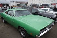 Edle Autos locken am Wochenende die Massen aufs Flugfeld.