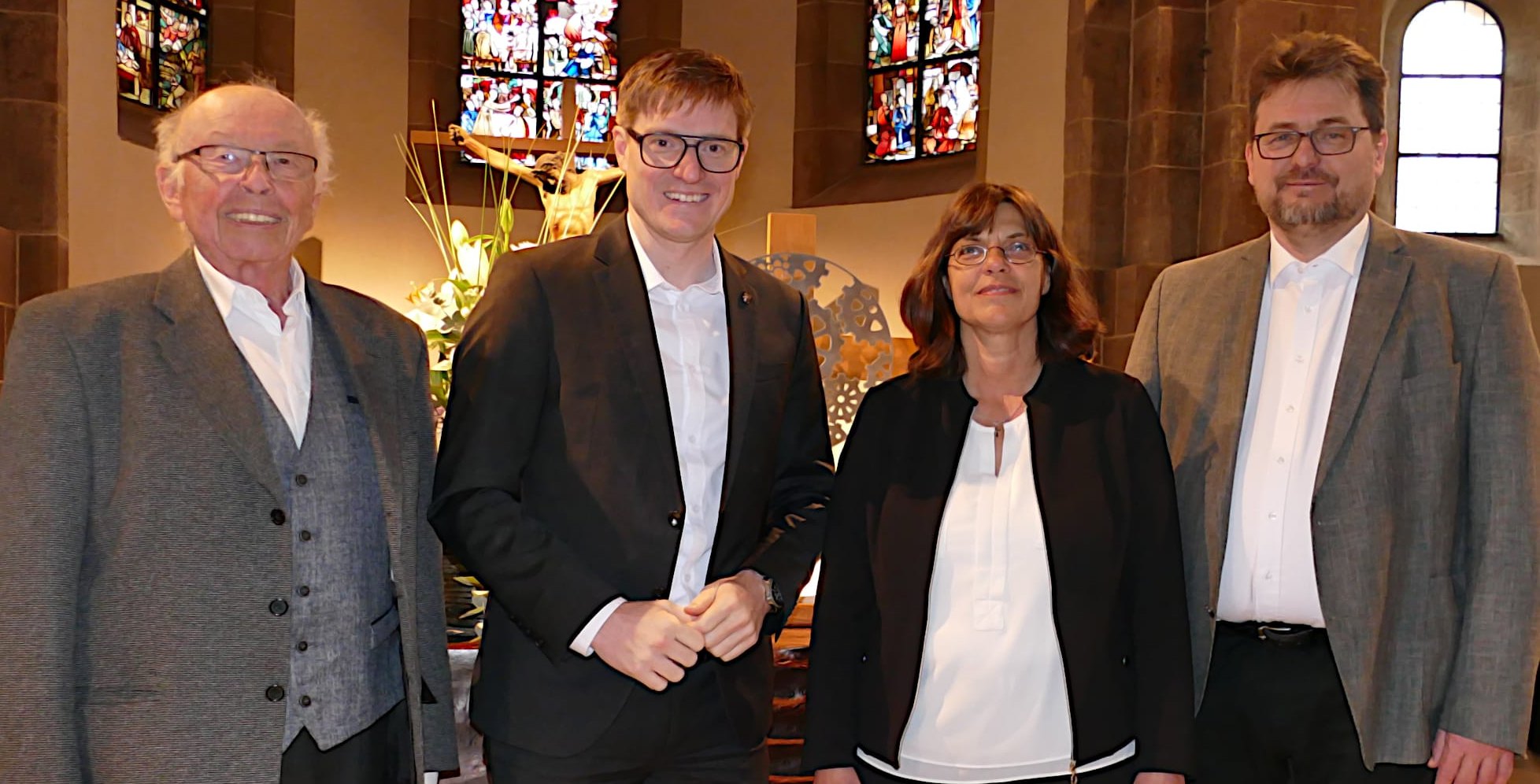 Paul Schobel (von links), OB Markus Kleemann, Pfarrerin Uschi Buck und Dekan Markus Frasch.